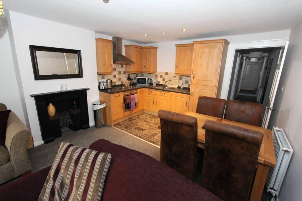 Top Floor Character Apartment In The Heart Of The City Centre Chester Eksteriør billede