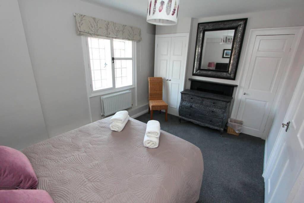 Top Floor Character Apartment In The Heart Of The City Centre Chester Eksteriør billede