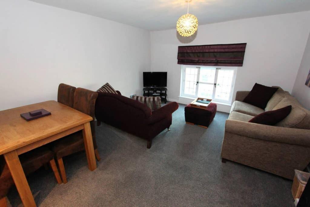 Top Floor Character Apartment In The Heart Of The City Centre Chester Eksteriør billede